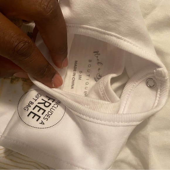 Adorable Bear Baby Outfit Set - Picture 3 of 3